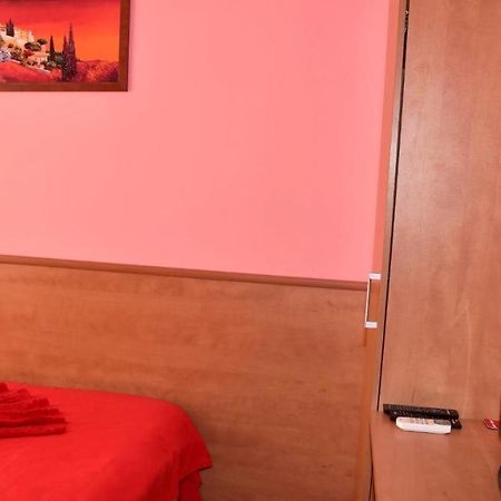 Семеен Хотел Лъки Byala Slatina Esterno foto