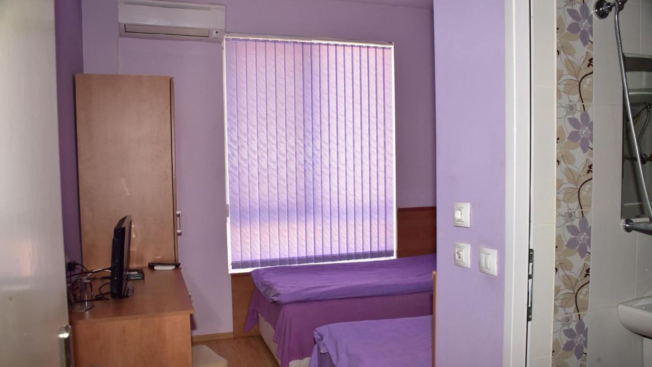 Семеен Хотел Лъки Byala Slatina Esterno foto